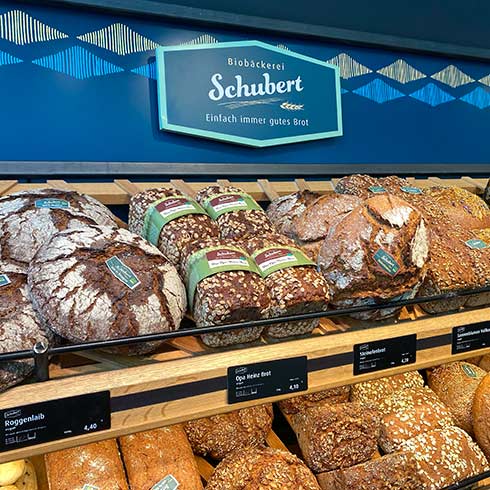 Frisches Brot im Caf&eacute; himmelgr&uuml;n