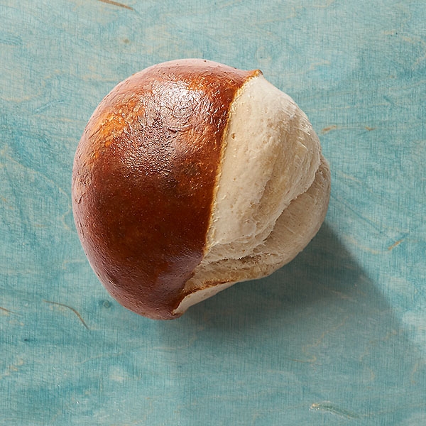 Weizenbrötchen gelaugt Weizenbrötchen gelaugt