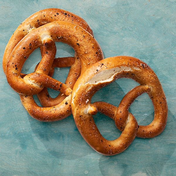 Laugengebäck mit Pfeffer Laugengebäck mit Pfeffer